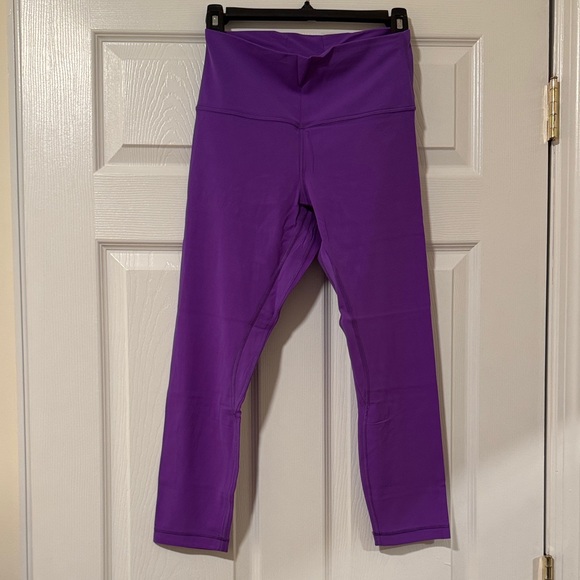 lululemon athletica Pants - Lululemon Women’s Align High Rise Crop 23” Leggings - Purple Size 8